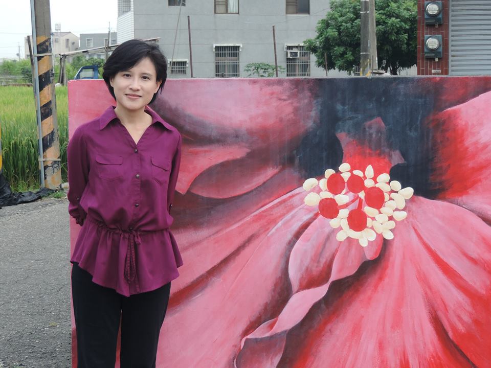鄭麗君感謝老公願當奶爸，比她還細膩。（摘自臉書）