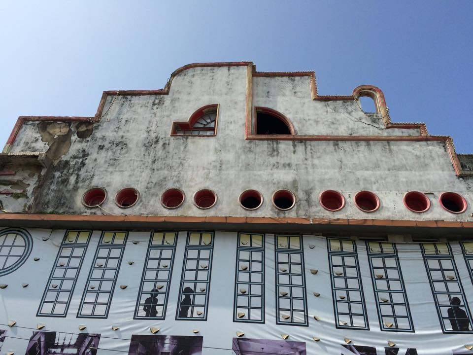 日治時期新建的高賓閣，是台灣現代主義建築的代表建築之一，建築外觀，仿照大輪船的外型。 攝/蔣銀珊