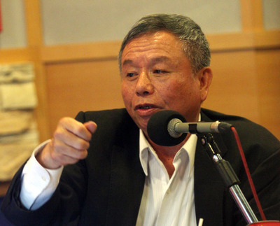 前衛生署長楊志良（圖）23日接受中廣節目專訪表示，被問到是否學柯文哲的白目力量放手一搏，楊志良說是柯文哲學他的。(中央社) 20150423