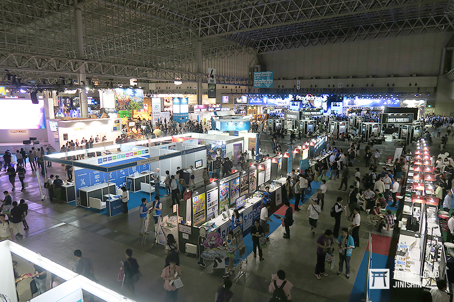 2016東京電玩展盛大開幕，現場擠進相當多的參觀人潮。圖/陳威臣