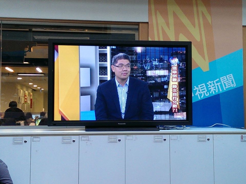 國民黨台北市長候選人連勝文在選前倒數10天，接受中視專訪暢談自己選情，雖坦承一路走來跌跌撞撞，但也強調自己的熱誠與信心。(記者唐詩攝影)