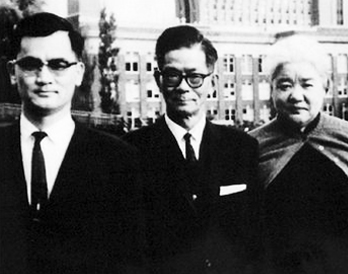 藍營的人為了幫連家解套，連家所以會有那些財富，是因為連震東（中）的夫人（右）很會理財。（網路資料）