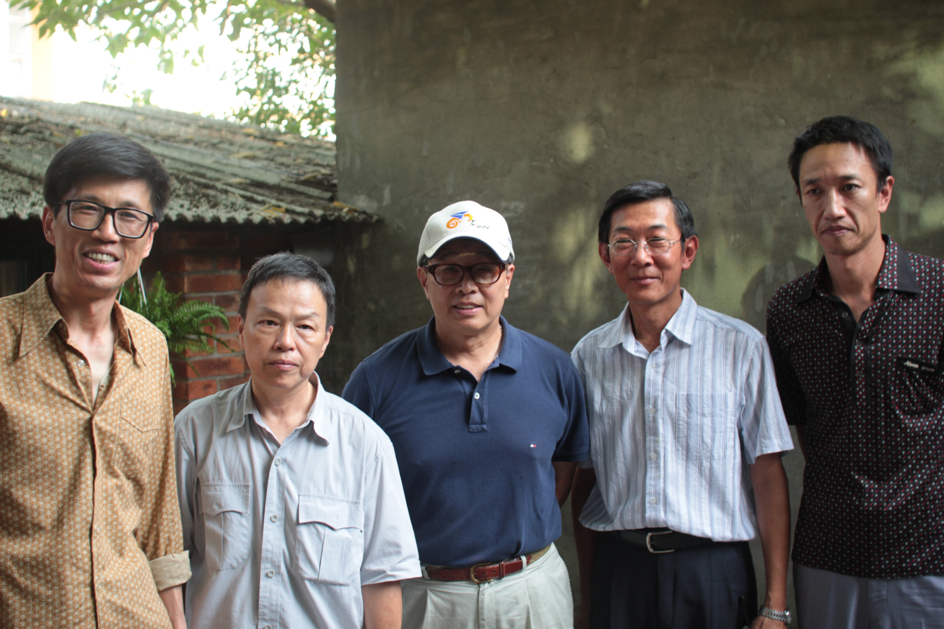 左到右的順序是王明台導演、王小棣導演、桃園文化局長張壯謀、章可中導演、安哲毅導演。(圖:桃園協拍中心提供)