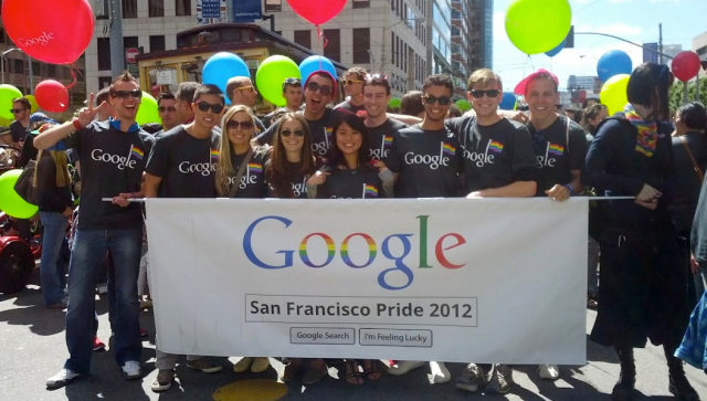 Google以行動支持同志，連續四年組團參加台灣同志遊行，圖為2012年參加美國舊金山同志遊行（圖取自business next數位時代網站）