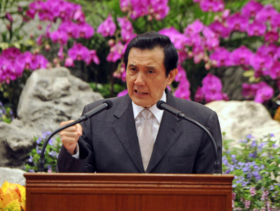 總統馬英九接見外媒時重申，八年任期內不會與對岸談統一，此外他也首度表態，中國領導人習近平「確實很強勢」。（中央社）