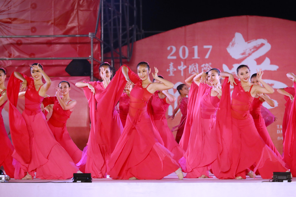 2017台中國際踩舞祭-前夜祭開幕式。圖／台中市政府