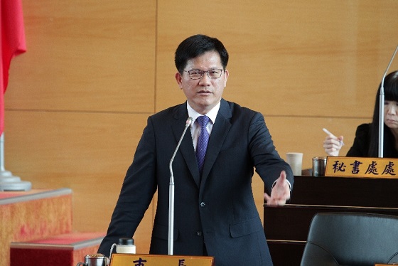 台中市長林佳龍今天在行政院會中，以首創的《登山活動自治條例》向中央提出協調，林全當場指示部會配合。（資料照片）20160630