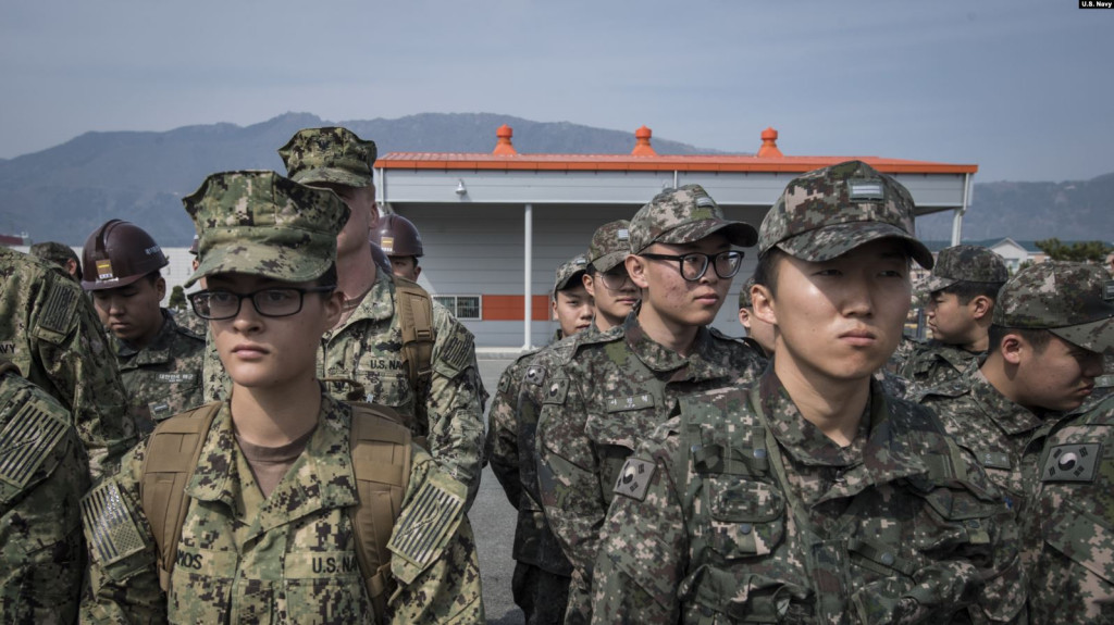 美韓海軍聯合訓練（美國海軍2017年資料照）。圖／擷自美國之音