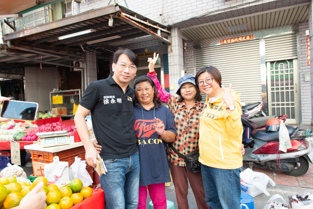 時代力量黨主席徐永明力推陳惠敏是「鳳山新而更好的選擇」，選情穩定向上攀升！相信她會替時代力量拿下高雄這一席。