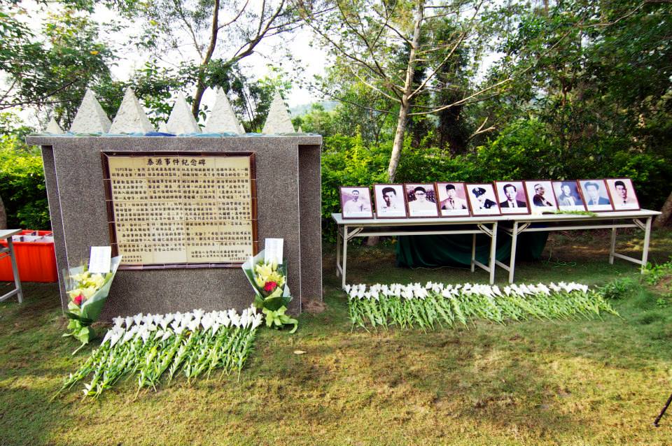 泰源五烈士紀念碑5月31日揭碑，民眾獻花追思。(黃謙賢攝影)