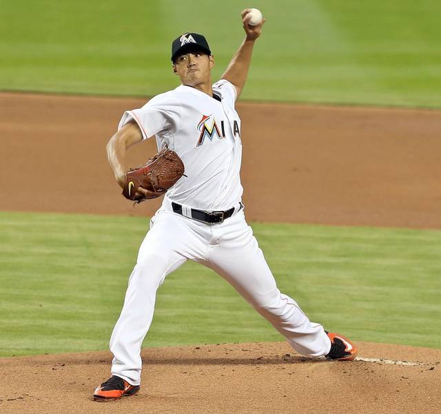 此役最精一幕無疑是3局上半，陳偉殷精采連三K，其中有兩次是以曲球解決對方。（圖片取材自miamiherald）