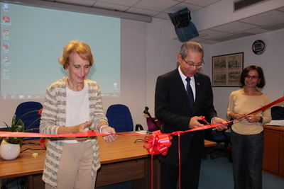 總統蔡英文今(23)日公佈人令，中華民國駐義大利代表高碩泰（右2，中央社資料照片）接任駐美代表。