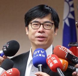 有關特赦前總統陳水扁議題，民進黨立委陳其邁11日表示，此為政治問題，準總統蔡英文上任後，應就人道、化解對立等做全盤考量。（中央社）