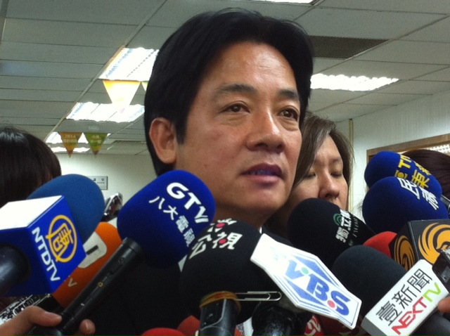 賴清德強調並無要與李全教對賭，說到激動處難掩哽咽。（朱蒲青攝）