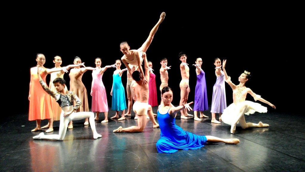 台灣、新加坡《舞蹈的對話Dance Connection》，兩地舞者並聯合排練演出舞碼《Bolero》。(記者陳俊廷攝)