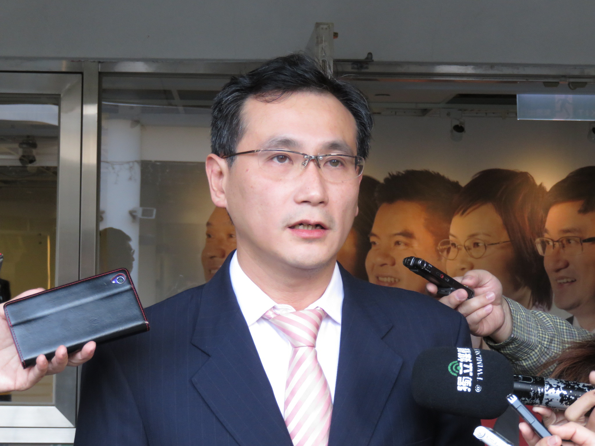 朱立倫喊牌與小英辯兩岸政策，民進黨發言人鄭運鵬:朱先處理當內部紛亂。（朱蒲青攝）（檔案照片）