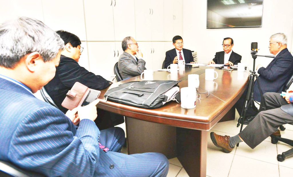 民報今（14）日下午舉行《兩岸關係──危局與新機》座談會，由民報執行總主筆劉志聰主持，並邀請各界專家學者共同討論選後的兩岸新局。（郭文宏／攝影）