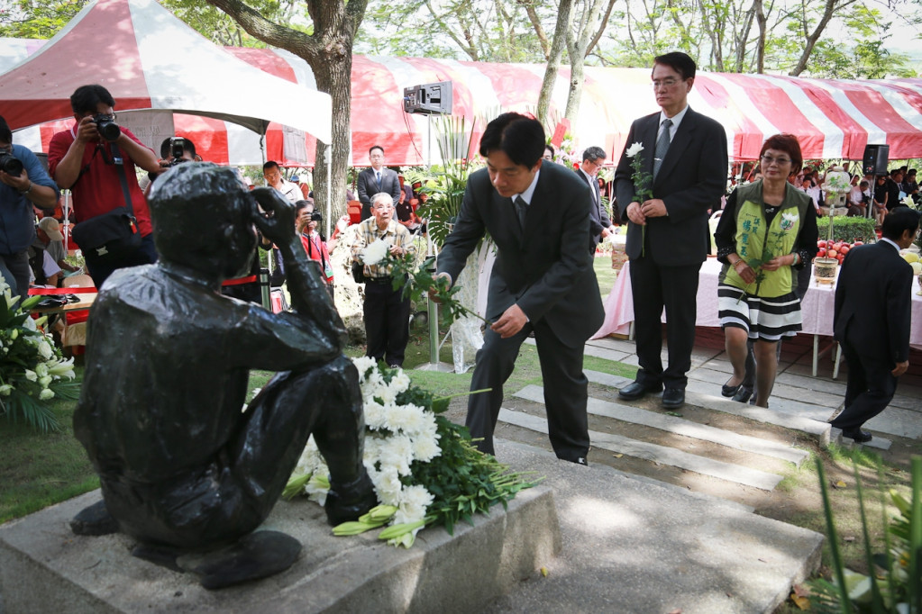 三年前，八田與一逝世72週年時，台南市政府在八田與一銅像園區舉行紀念追思。資料畫面／台南市政府提供