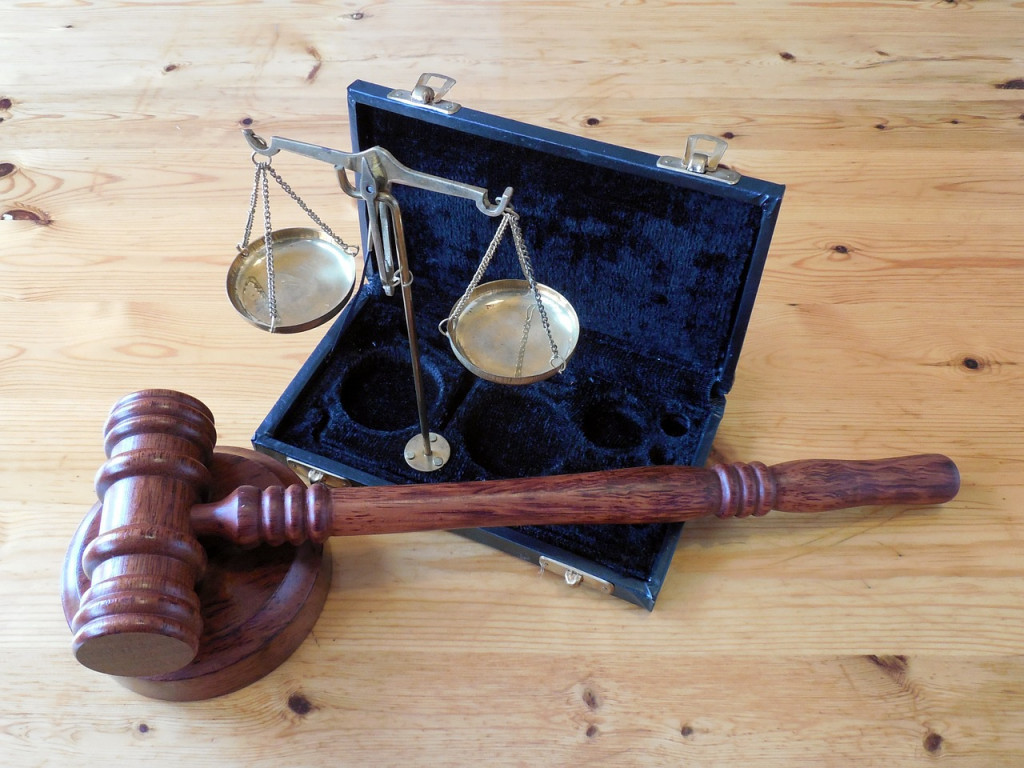 法官判案的標準何在?法律之前，人人平等?示意圖／Pixabay