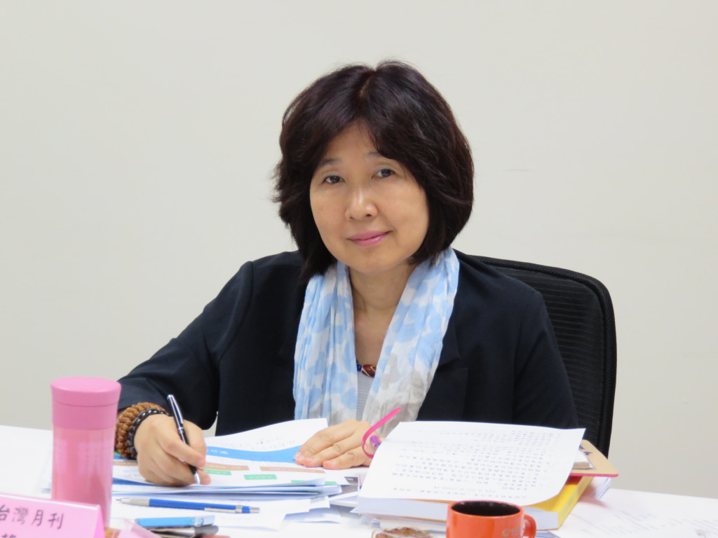 不滿銓敘部長張哲琛把調降18%勢在必行完全歸責於退休人員作法，軍公教聯盟黨發言人莊錦華批評，政府的年金改革不想著「創新」，不徹底檢討財政黑洞，「就算是賈柏斯復活擔任行政院長，恐怕也很難救」！（記者唐詩攝影）