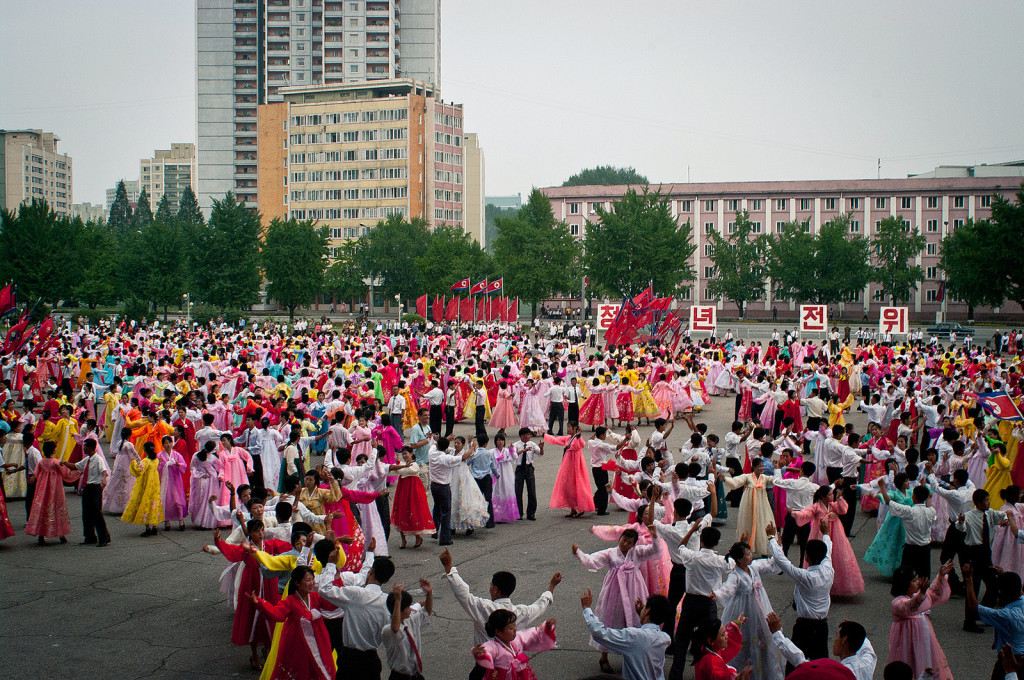 北韓國慶除了全國各地皆有慶祝活動，是否同時試射飛彈，也成國際焦點。圖／Jen Morgan@flickr (CC BY-ND 2.0)