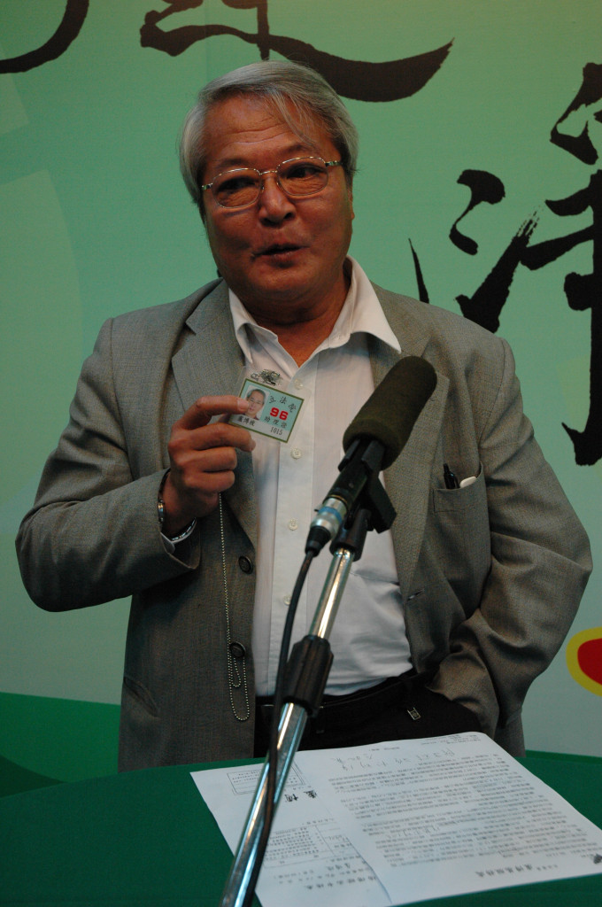 盧博基轟王廷升哪一種住宅政策都搞不清楚，根本是「拿張飛打岳飛」的烏賊戰。(王志偉攝)