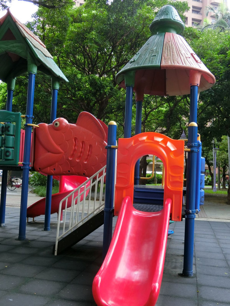 公園革命學日本特公盟 不要罐頭遊具請給趣味性的溜滑梯 民報taiwan People News
