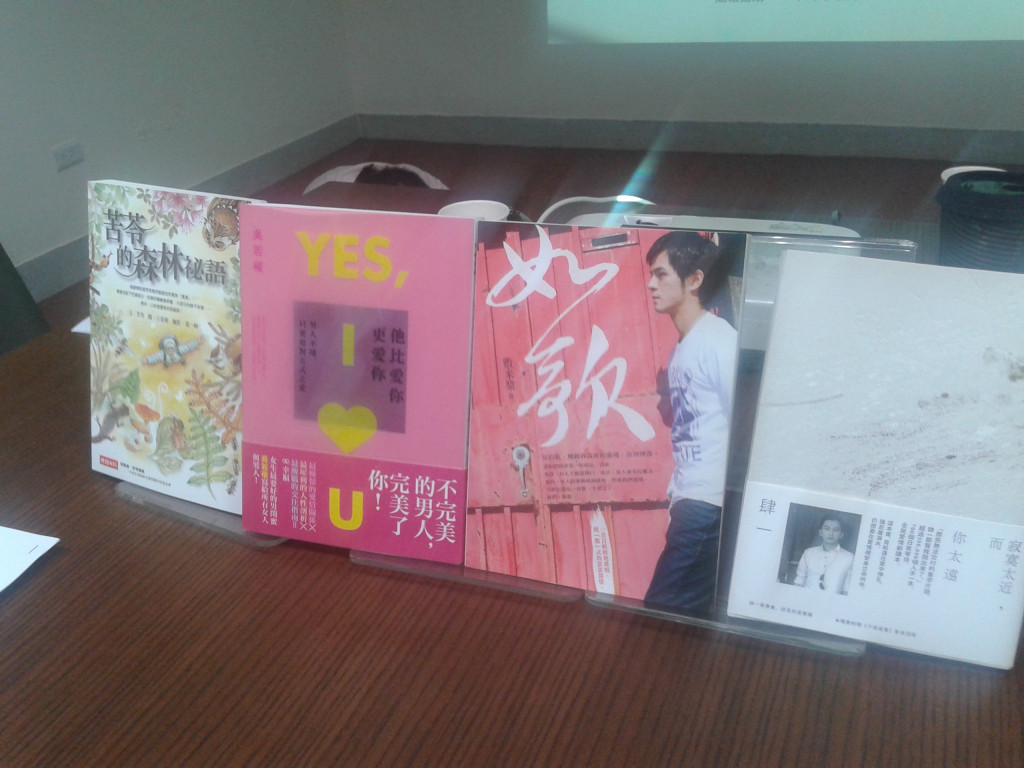 2015年新加坡書展將於6月3日至9日舉行，台灣今年將由作家吳若權、敷米漿、苦苓、肆一4位作家與作品(圖)隨團參展。(蘇元和攝影)