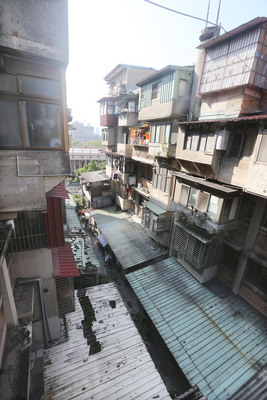 北市226戶違建目前已改善完畢22處，北市府呼籲尚未改善之204處在3月20日前配合完成。（中央社20150203）