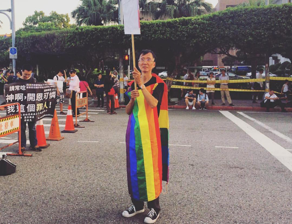 台灣首位公開出櫃的男同志，同時也是同志運動先驅祁家威聲請的同性婚姻釋憲案，將在3月24日首次召開言詞辯論庭進，全程進行直播，大法官也理出四大爭點。圖／李秉芳，民報資料照