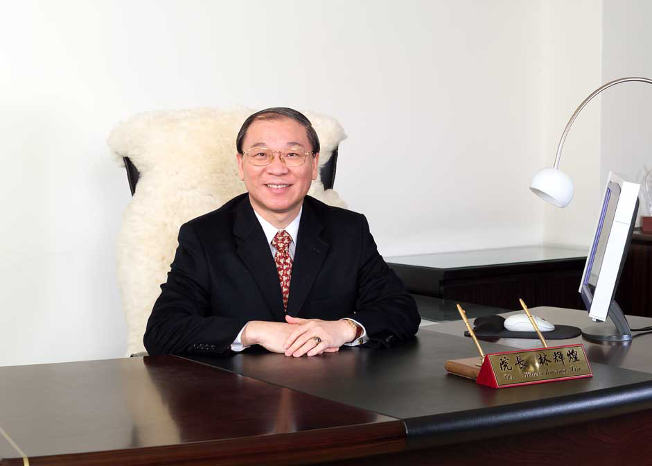 法務部推薦司法官學院院長林輝煌出任大法官，民間團體發出聯合聲明，痛批林曾任美麗島軍事檢察官，附和國民黨，以軍事審判鞏固黨國體制、禁錮人民基本權利、扼殺民主參與，出任憲法守護者不符轉型正義精神，傷害台灣民主。（圖取自法務部司法官學院網站20150312）