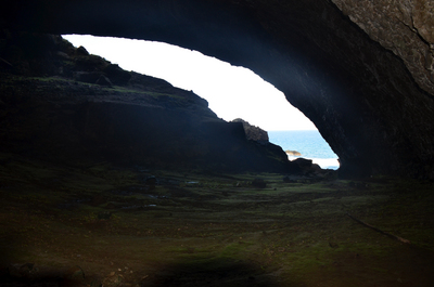 綠島著名的靈異地點：燕子洞，被視為綠島禁地。(資料照片：中央社)