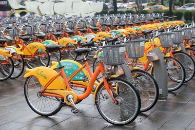 台北市YouBike 4月1日起取消前半小時免費租借優惠，借車後前半小時需收費五元。〈中央社資料照片〉