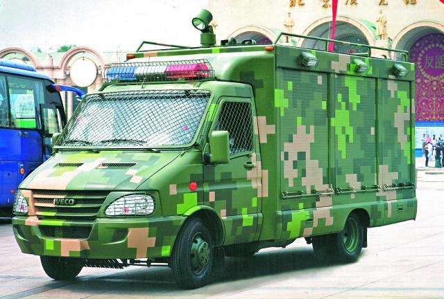 港媒傳說用來載運音波砲的新式迷彩軍車。（資料照片，翻攝自香港蘋果日報）
