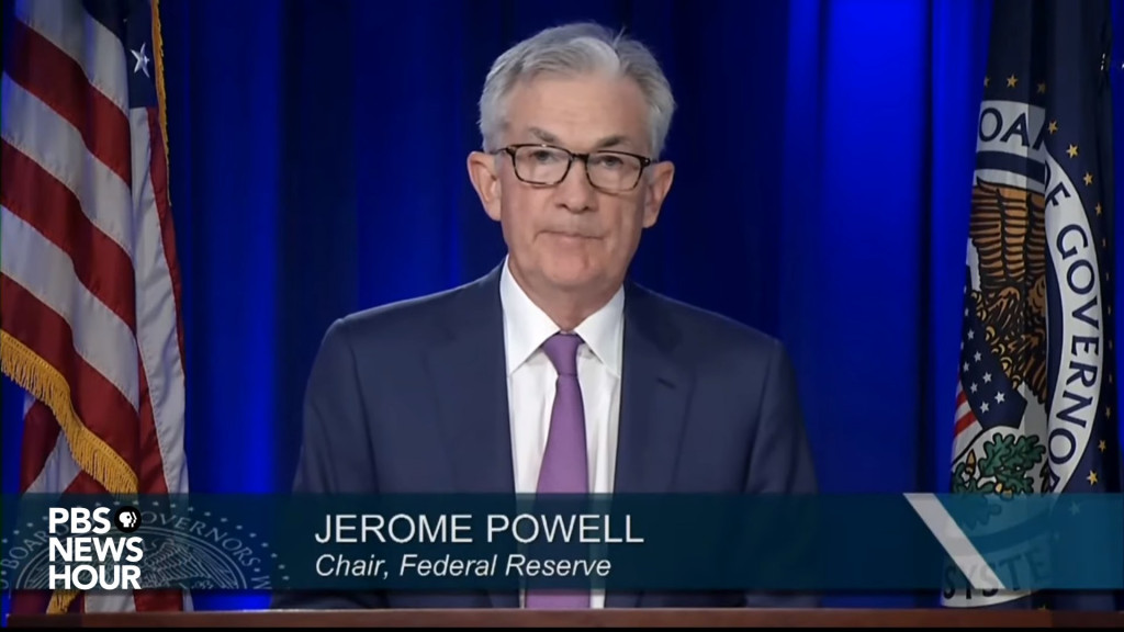 美國聯邦儲備委員會主席鮑威爾（Jerome Powell）說，中國房地產開發公司恆大集團的債務困境似乎是中國特有的問題，不會在美國公司界造成相應問題。圖／擷自PBS News hour影片