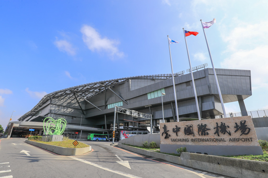 台中-東京航線本月14日正式首航，代表中台灣觀光及產業經濟能量再提升，2016年6月清泉崗機場正式更名為「台中國際機場」，不但代表台中門面，未來花博等國際活動陸續登場，也是國際旅客到台中第一印象圖／台中市新聞局