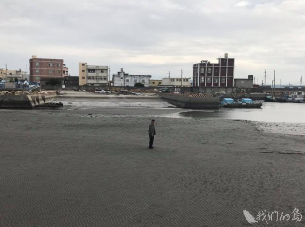 二十年來，我們的島紀錄著台灣海岸環境的變遷，那些跟海有關的故事，現在就讓我們搭乘時光機，和島上的老朋友一起回顧這二十年來，台灣的海岸經歷了哪些事，又有哪些變與不變？圖／公視《我們的島》提供