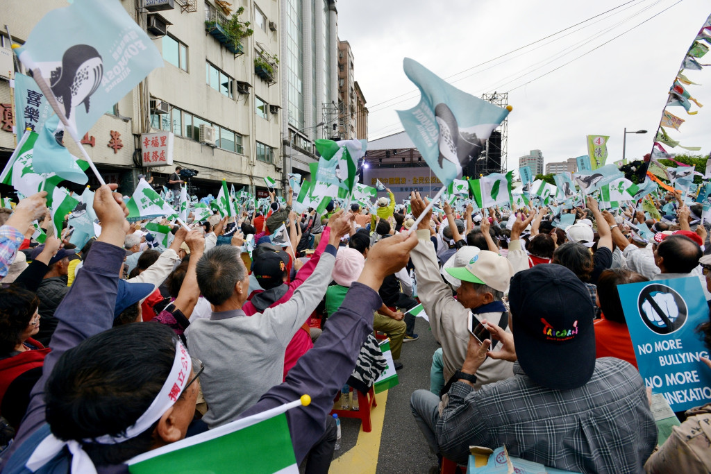 喜樂喜樂島聯盟於2018年10月20日舉辦的「全民公投反併吞」活動，過程雖然承受台灣執政當局百般阻擾，卻是二十多年來，台灣人民首度「自主性」打破中國舊政權中華民國體制選舉之迷失，主動積極向國際社會展現台灣人民當家做主、追求建立台灣國的決心和意志，是最有意義的具體行動。圖／民報資料照