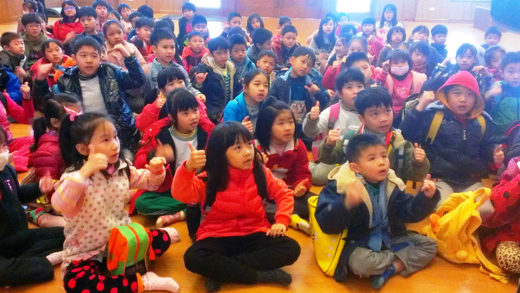 醫師提醒，今年很可能是4年一次的腸病毒大流行，提醒小朋友們特別注意防範。（黃筱珮攝）