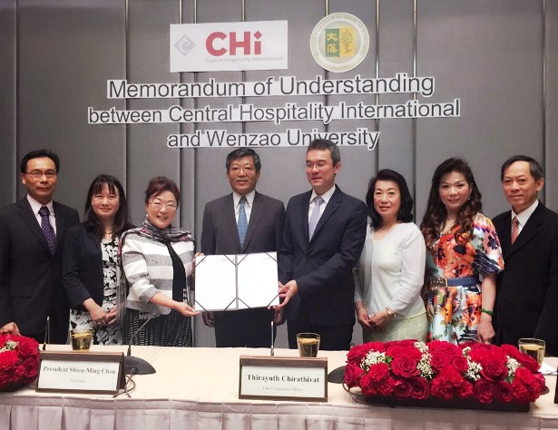 文藻外語大學與泰國規模最大的連鎖飯店百貨業龍頭-中央集團（Central Hospitality International, CHi）簽訂合作備忘錄。(照片/文藻大學提供)