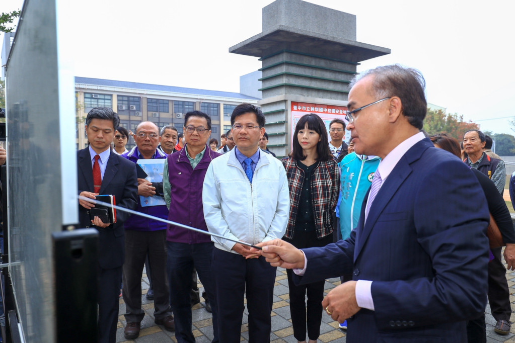 洪慈庸提到，為了協助地方對公立幼兒園的高度需求，經過持續努力與爭取，獲教育部核定3,000萬元補助款，與市府共同支持神岡增加4間非營利幼兒園教室，希望未來神岡區非營利幼兒園的營運，能滿足孩童就學需求，也讓父母減輕壓力，享有平價且優質的選擇。(洪慈庸立委辦公室)