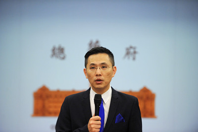 總統府發言人陳以信指出，馬總統非常關心此事，但在查明真相前，任何無端影射的政治操作不僅於事無補，反而會對社會造成傷害。（中央社）20160307