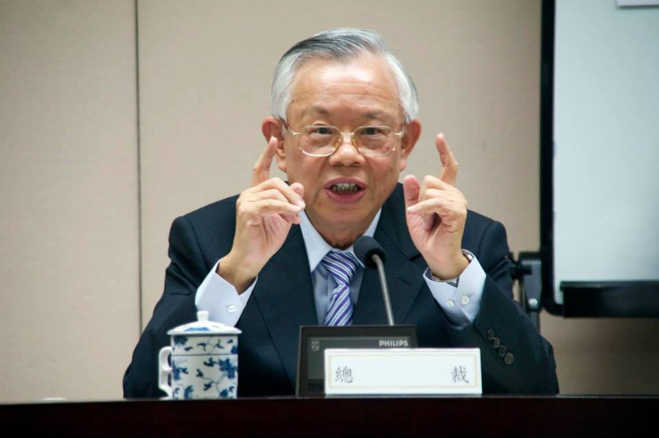 中央銀行理監事會議決議繼續維持利率不變，但總裁彭淮南強調，利率需要時隨時可以召開常務理監事會議調整，並明白指貨幣政策基調由寬鬆轉為趨緊的中性。（記者黃謙賢攝）