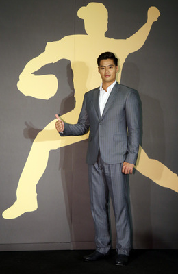 旅美棒球好手陳偉殷(圖)甫返台成立陳偉殷公益信託希望基金,美國媒體已經預測他明年的年薪將超過6億台幣(2千萬美元),甚至到7億也不用奇怪。(圖:中央社)