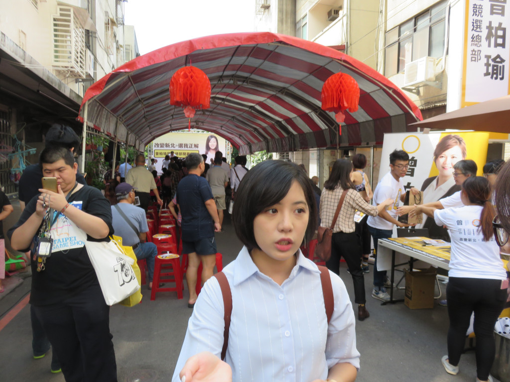 傳出北市府副發言人「學姐」黃瀞瑩將代表民眾黨參選立委，台北市長柯文哲今（28）日表示，「學姐絕對是個合格的候選人」。圖／民報資料照