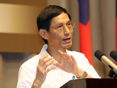 行政院政務委員林萬億(圖)今天表示,有關年金改革,明年舉行國是會議,並將有共識的意見轉為修法版本,預計2到3月送立法院。圖 /中央社