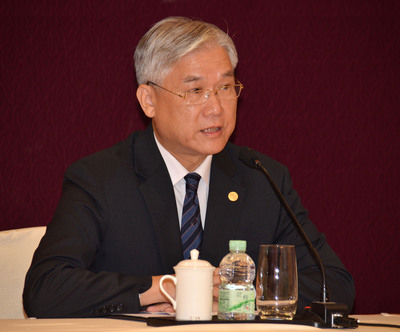 夏立言在東莞和台商見面會談，居然有不少台商指責夏立言抗議多此一舉，使用一卡通通關，既省錢，又好用，商人無祖國，又一證明。(中央社資料照)