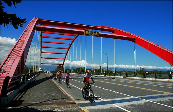 「利澤簡」大橋，利澤，舊稱「利澤簡」，噶瑪蘭語意為「休息之地」。