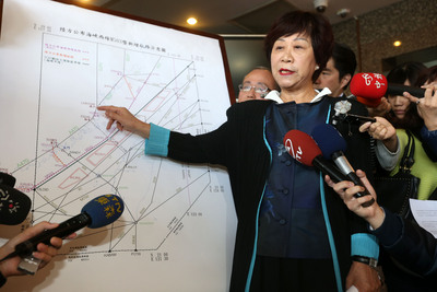 中國透過ICAO運作貿然劃設M503航路，民航局長沈啟今日表示，無法接受。（中央社）20150113