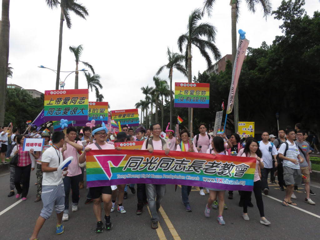 同光教會出動近百名會友參加同志大遊行，表達基督徒支持平權的立場跟聲音。圖／李秉芳